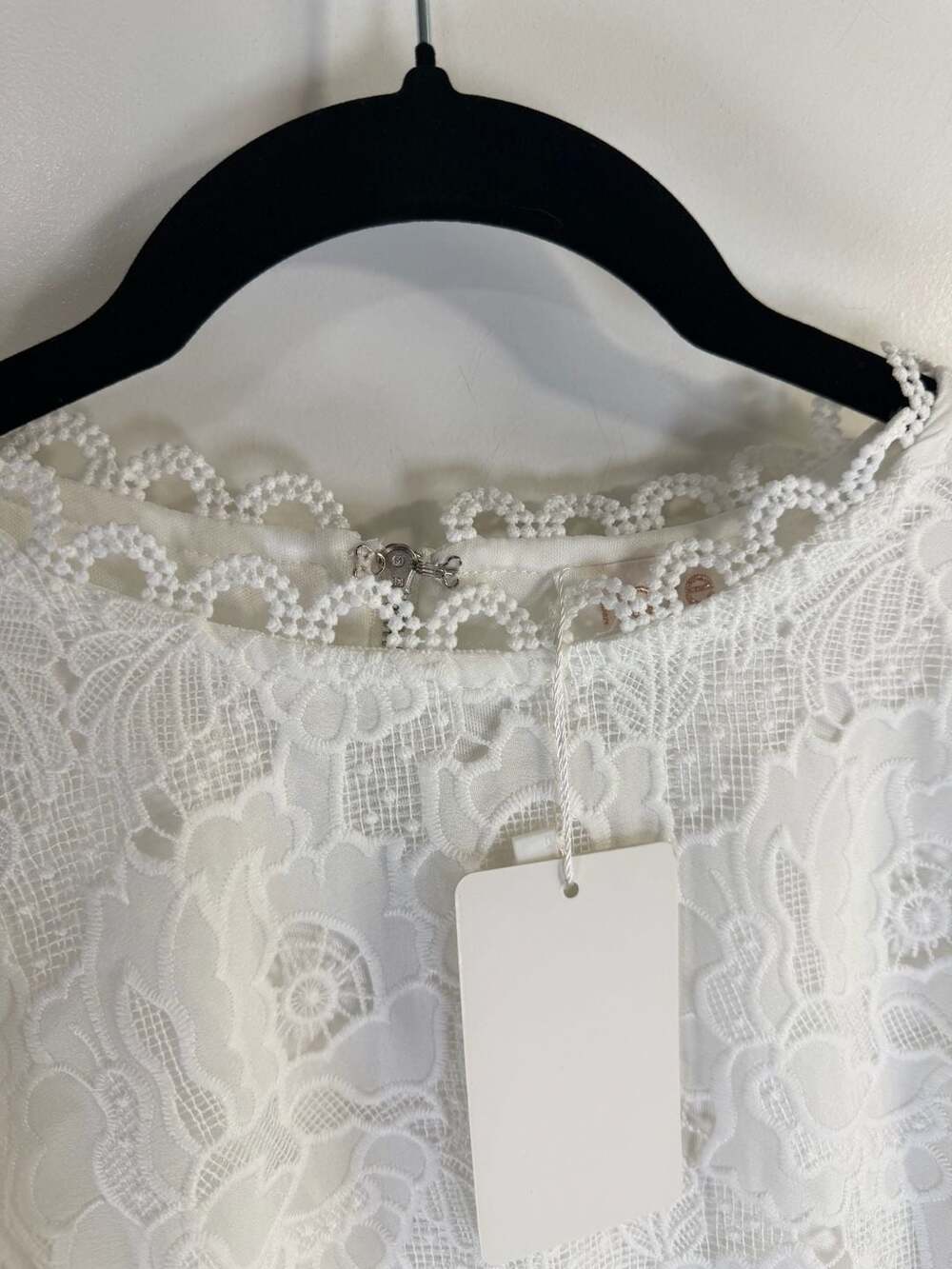 Fate White Floral Lace Puff 3/4 Sleeve Mini Dress NWT Size Small - Picture 4 of 10